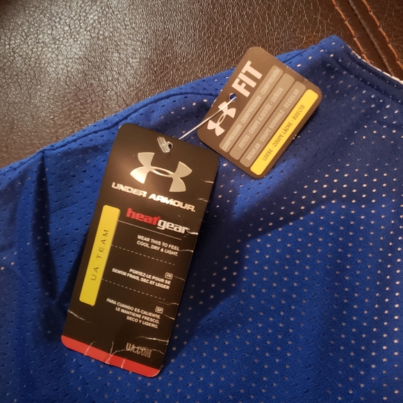 Mens Under Armour Heatgear REVERSABLE Tank Top - Picture 3 of 3